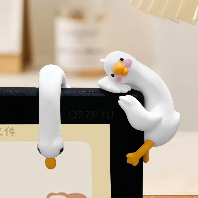 Cute 3D Mini Resin Duck Figurine – Cartoon Animal Desk Decor | Car Dashboard Ornament & Gift Idea