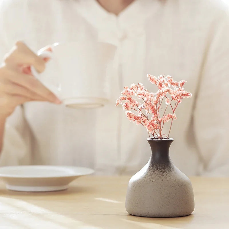 CHANSHOVA Retro Ceramic Small Vase | China Pottery Floral Decorative Container | Modern Home Decor