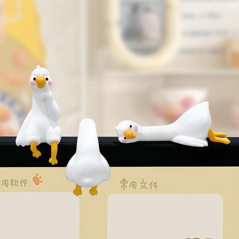 Cute 3D Mini Resin Duck Figurine – Cartoon Animal Desk Decor | Car Dashboard Ornament & Gift Idea