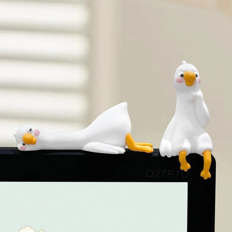 Cute 3D Mini Resin Duck Figurine – Cartoon Animal Desk Decor | Car Dashboard Ornament & Gift Idea